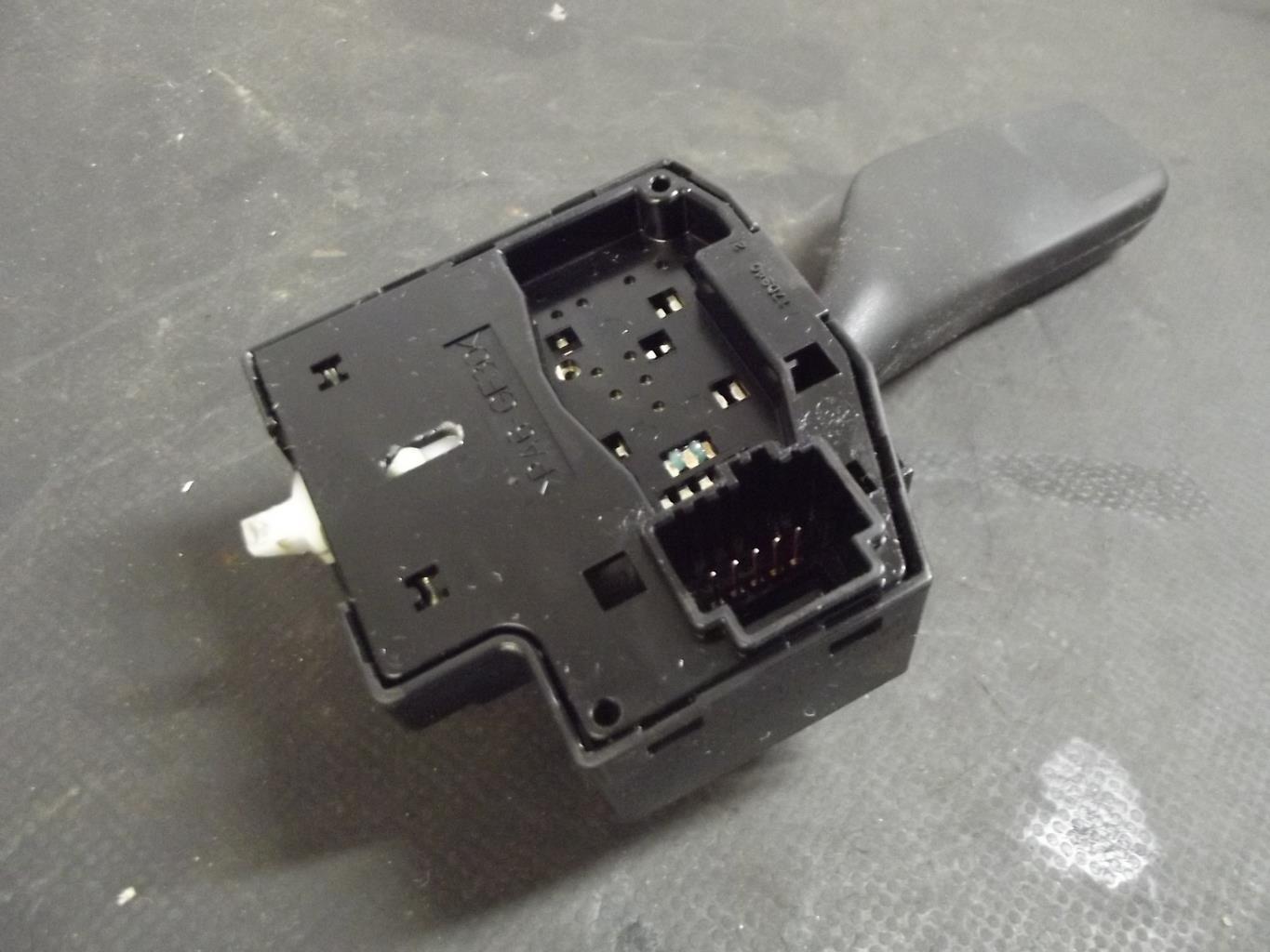 Commodo phare FORD FOCUS 2 PHASE 1 BREAK Diesel - 1