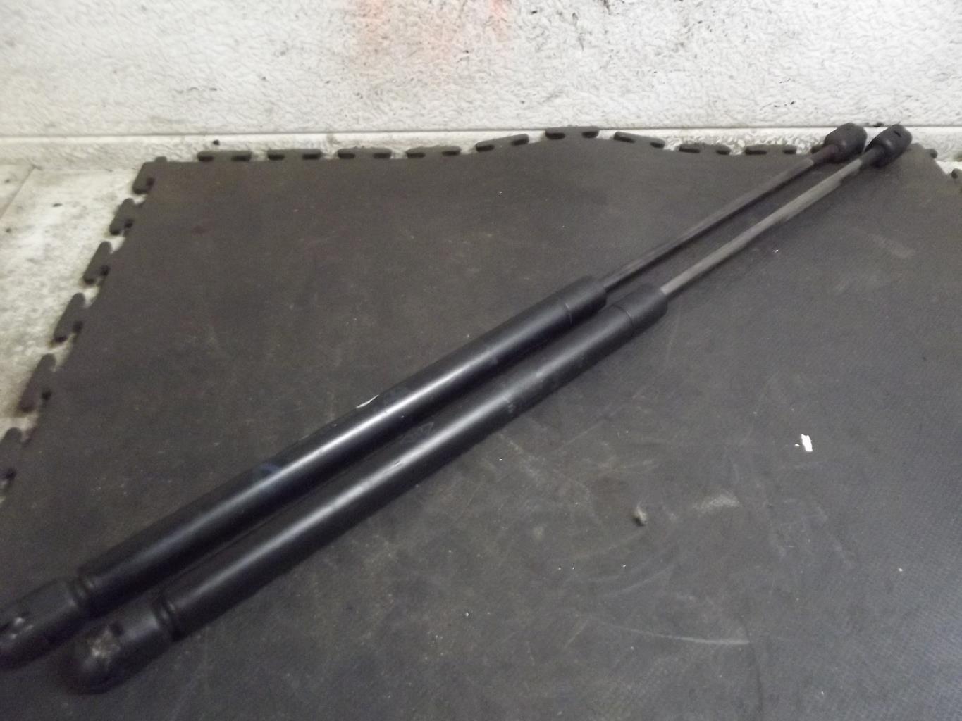 Verin de coffre RENAULT R19 PHASE 2 Essence - 1