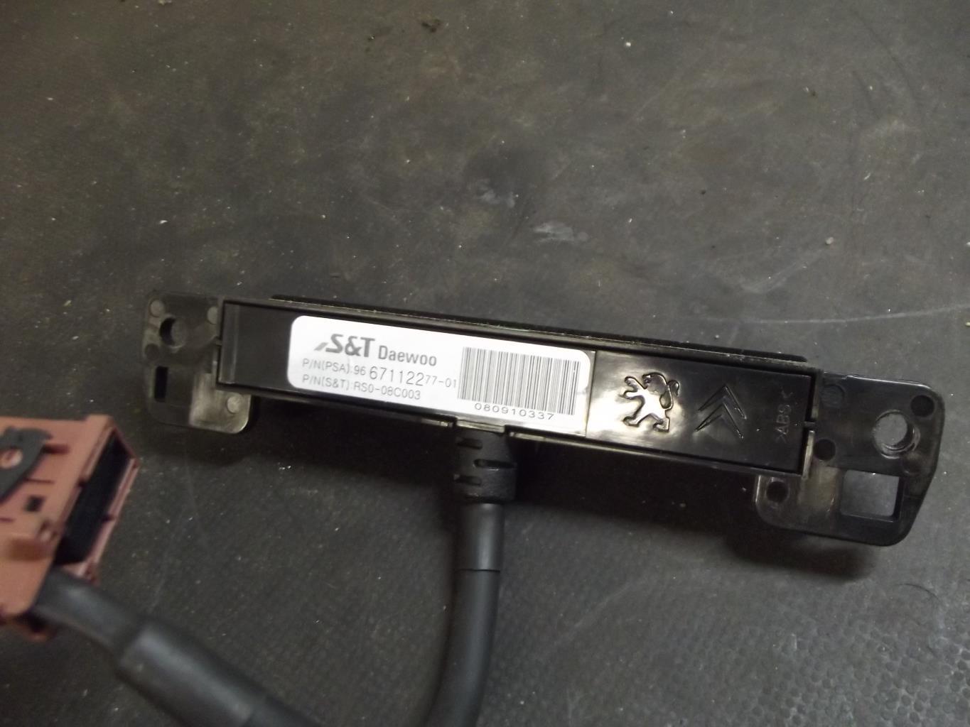 Bouton/Interrupteur PEUGEOT 3008 1 PHASE 1 Diesel - 1