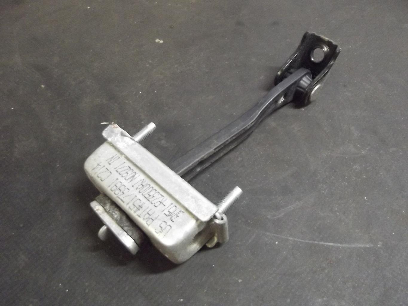 Arret de porte arriere droit FORD FOCUS 2 PHASE 2 Diesel - 1
