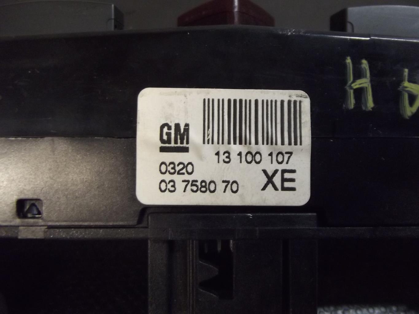 Bouton de warning OPEL ASTRA H GTC PHASE 1 Diesel - 1