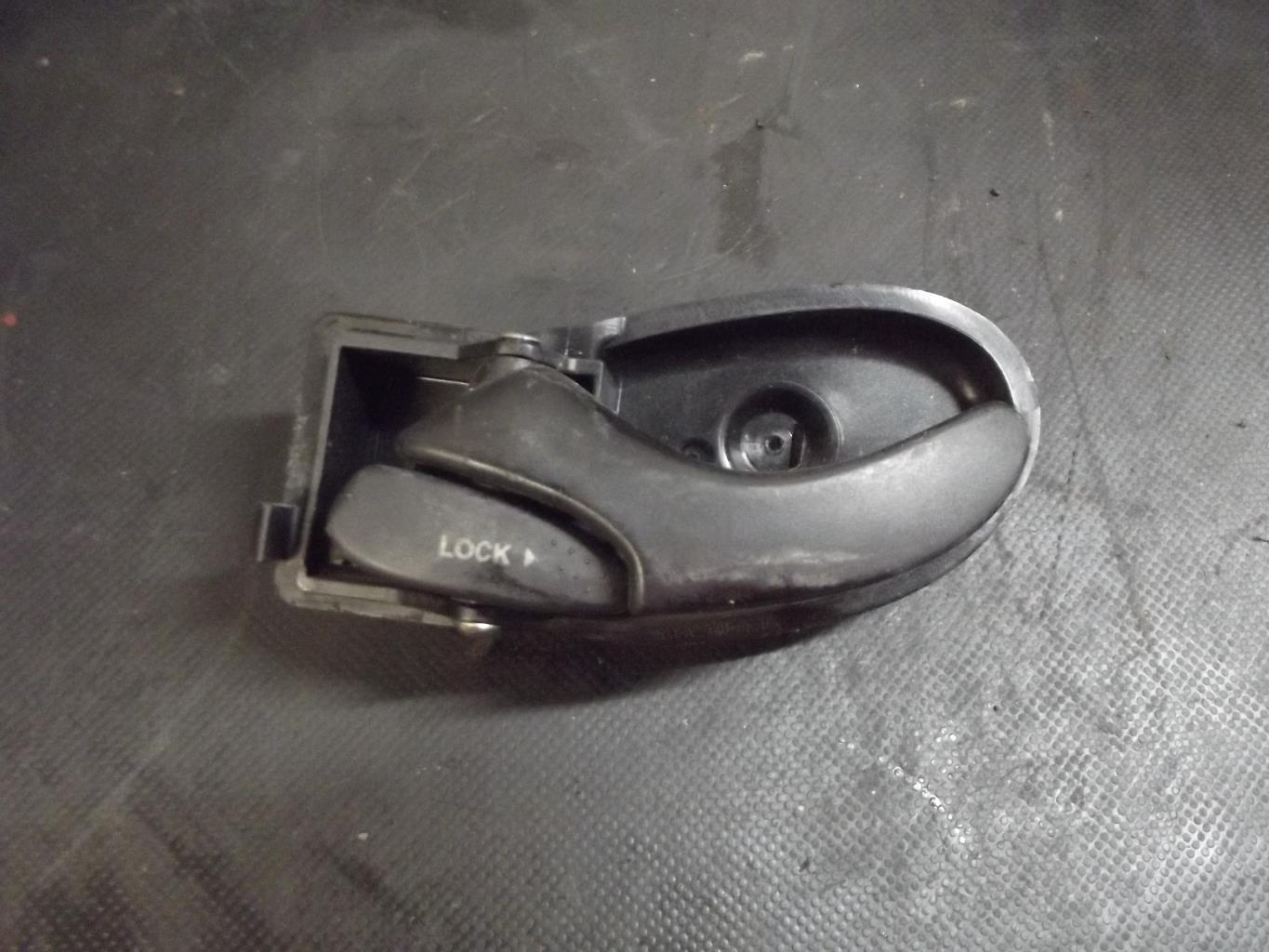 Poignee interieur avant gauche FORD FOCUS 1 Diesel - 1