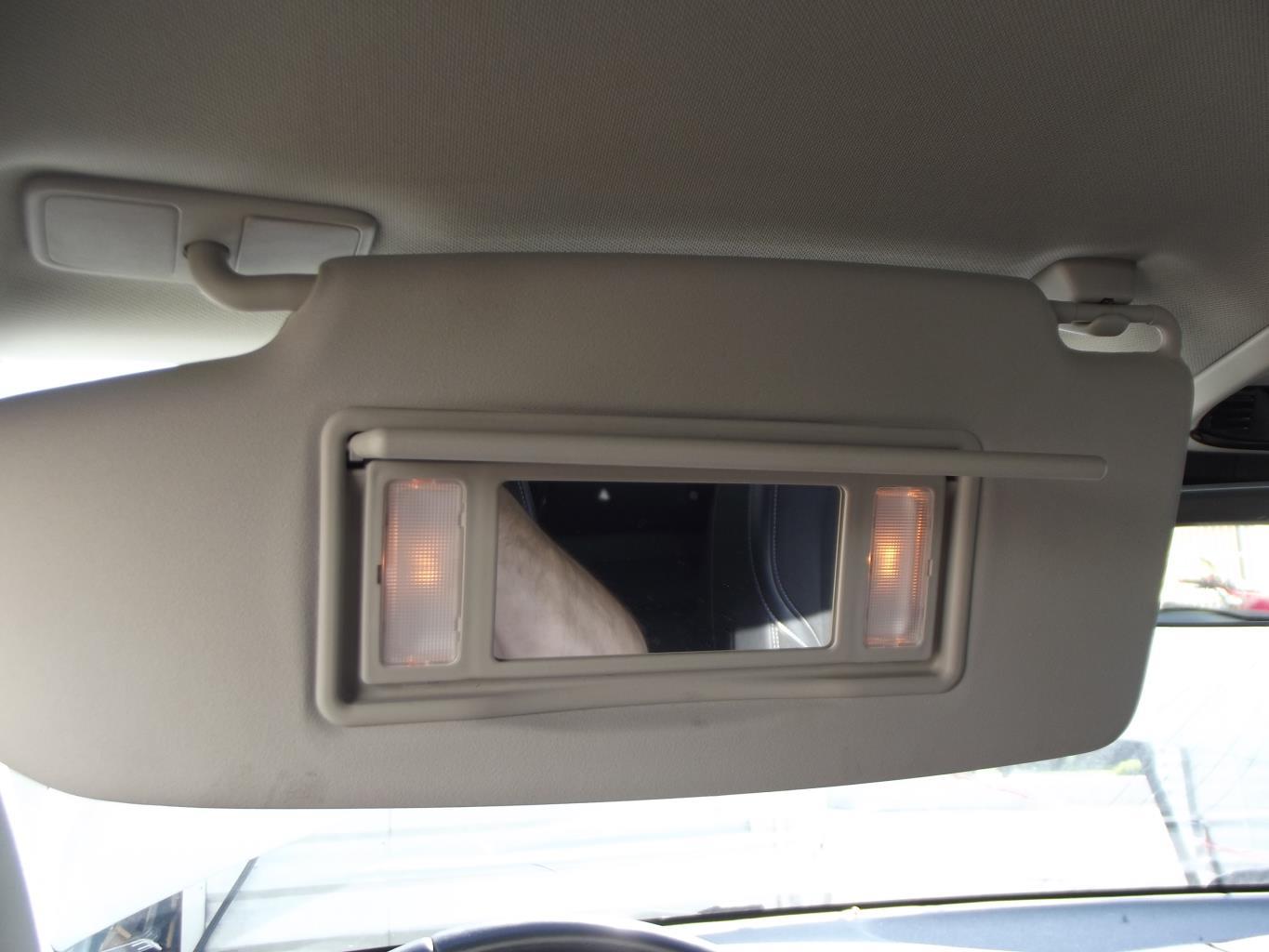 Pare soleil gauche VOLVO V 40 2 PHASE 1 BREAK Diesel - 1