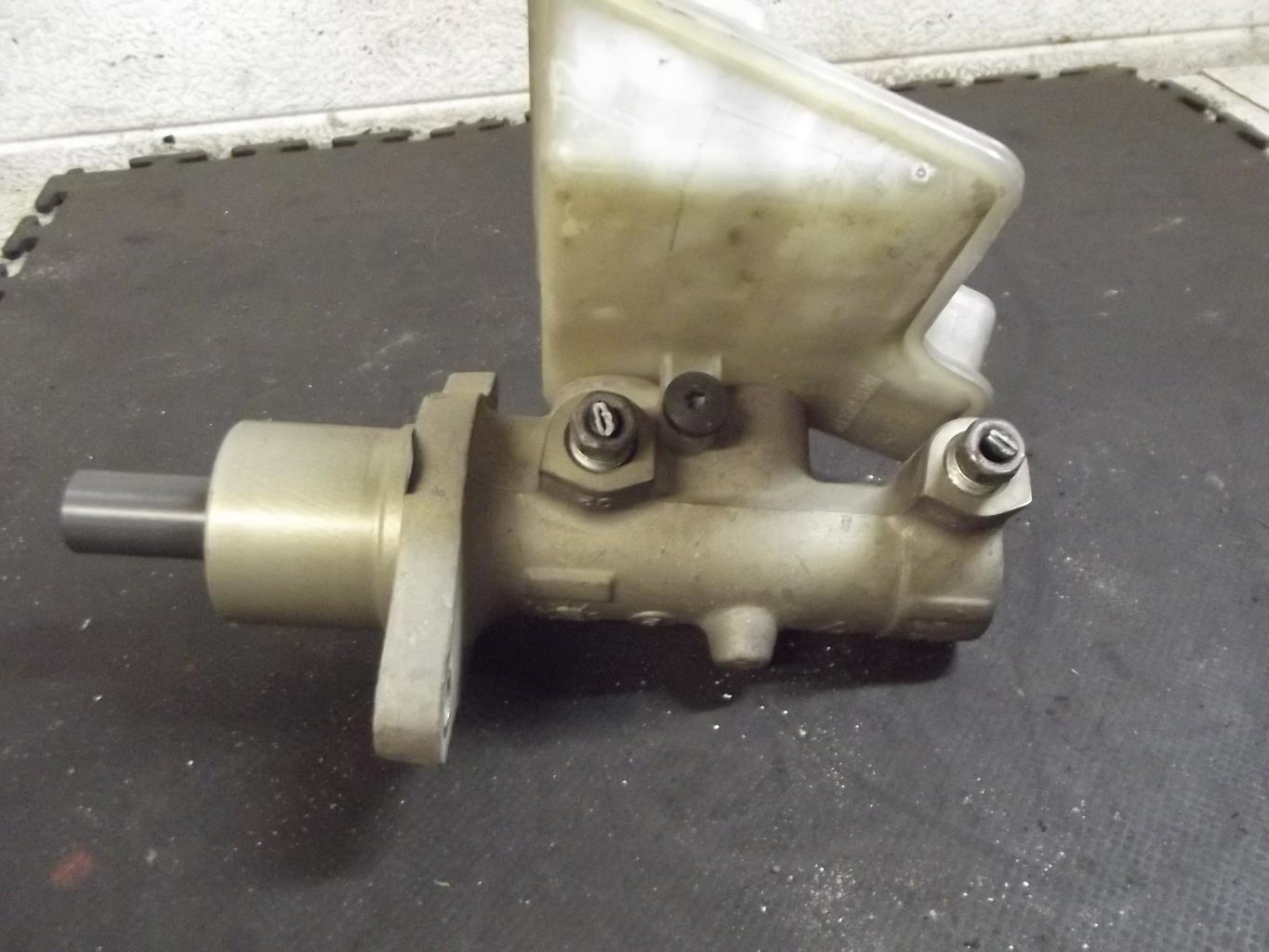 Maitre cylindre (freinage) FORD FOCUS 2 PHASE 1 BREAK Diesel - 1