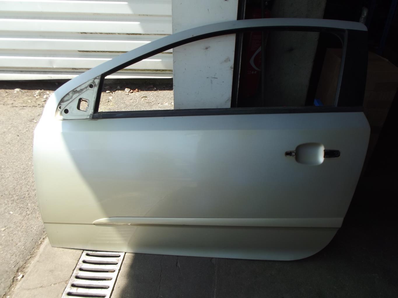 Porte avant gauche OPEL ASTRA H GTC PHASE 1 Diesel - 1