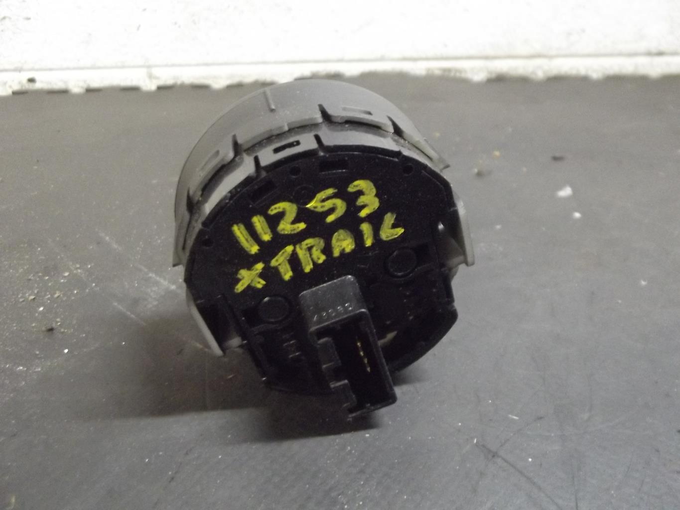 Bouton/Interrupteur NISSAN X-TRAIL 1 PHASE 2 Diesel - 1