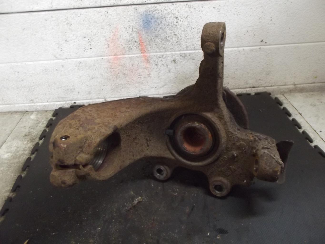Fusee avant droit FORD FOCUS 2 PHASE 2 Diesel - 1