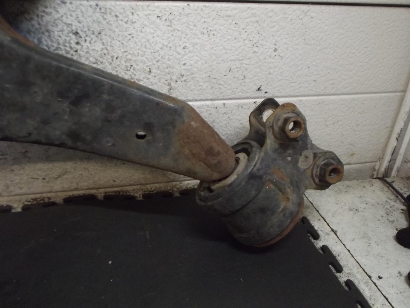 Triangle avant gauche FORD FOCUS 2 PHASE 2 Diesel - 1