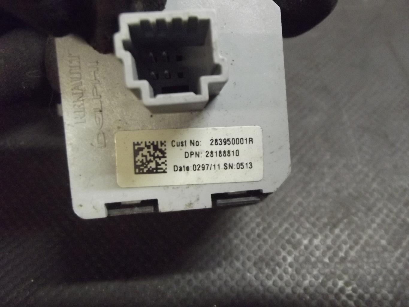 Bouton/Interrupteur RENAULT SCENIC 3 PHASE 1 Diesel - 1