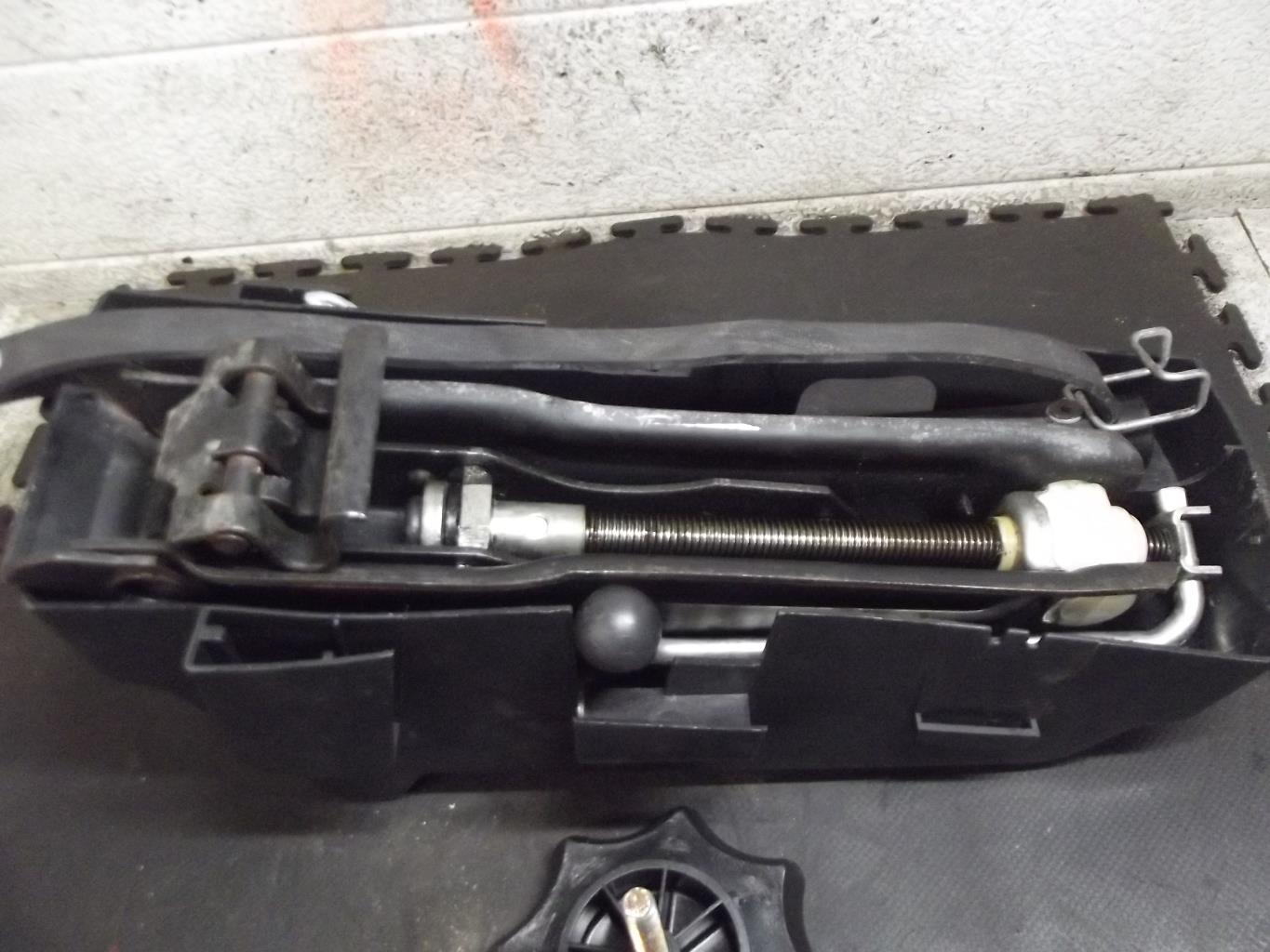 Cric (Ensemble depannage) VOLKSWAGEN LUPO Essence - 1