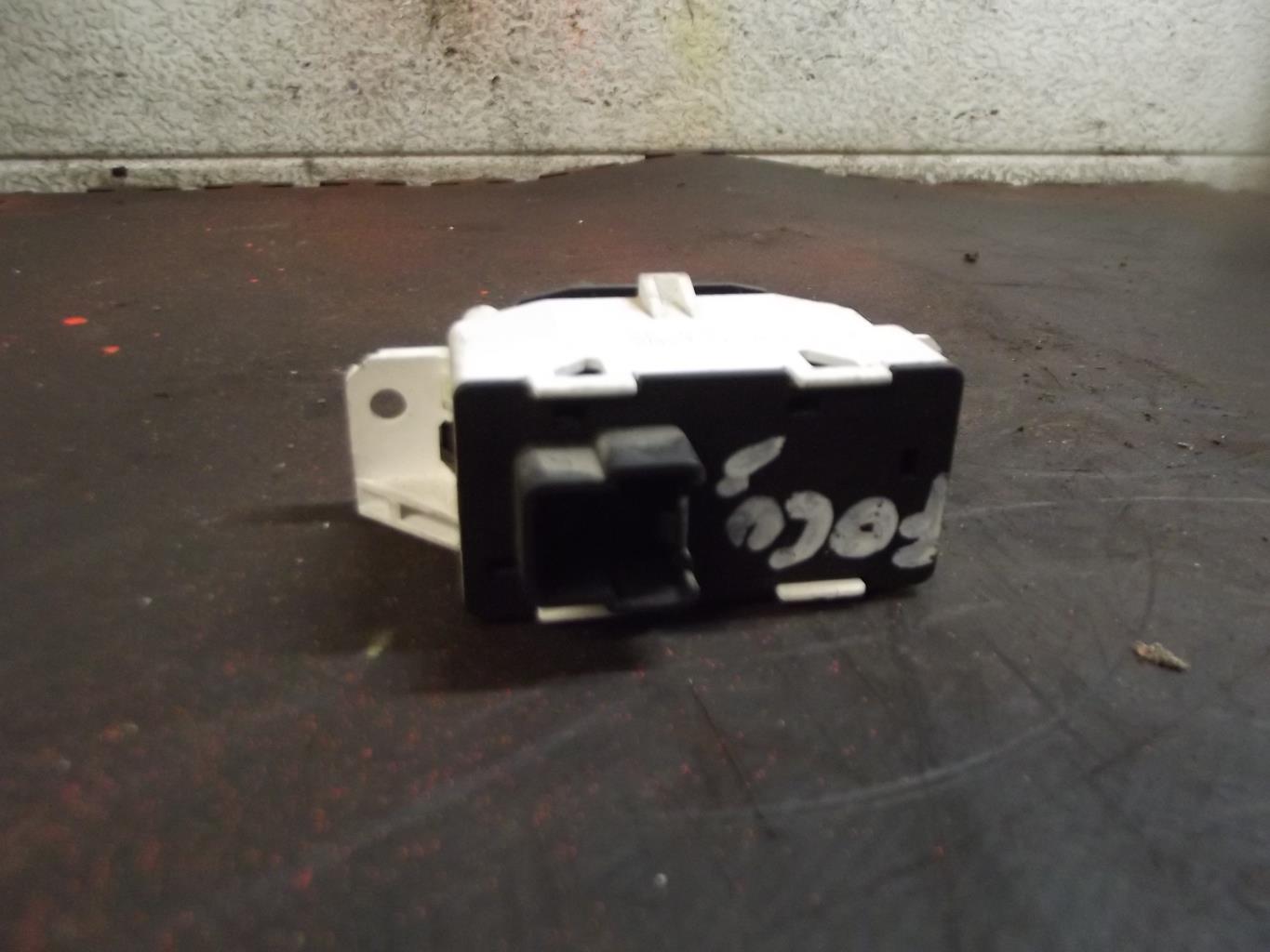 Bouton de warning FORD FOCUS 1 Diesel - 1