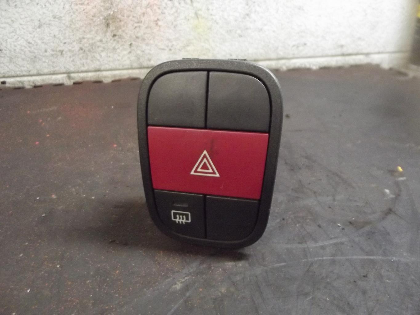 Bouton de warning CITROEN NEMO Diesel - 1
