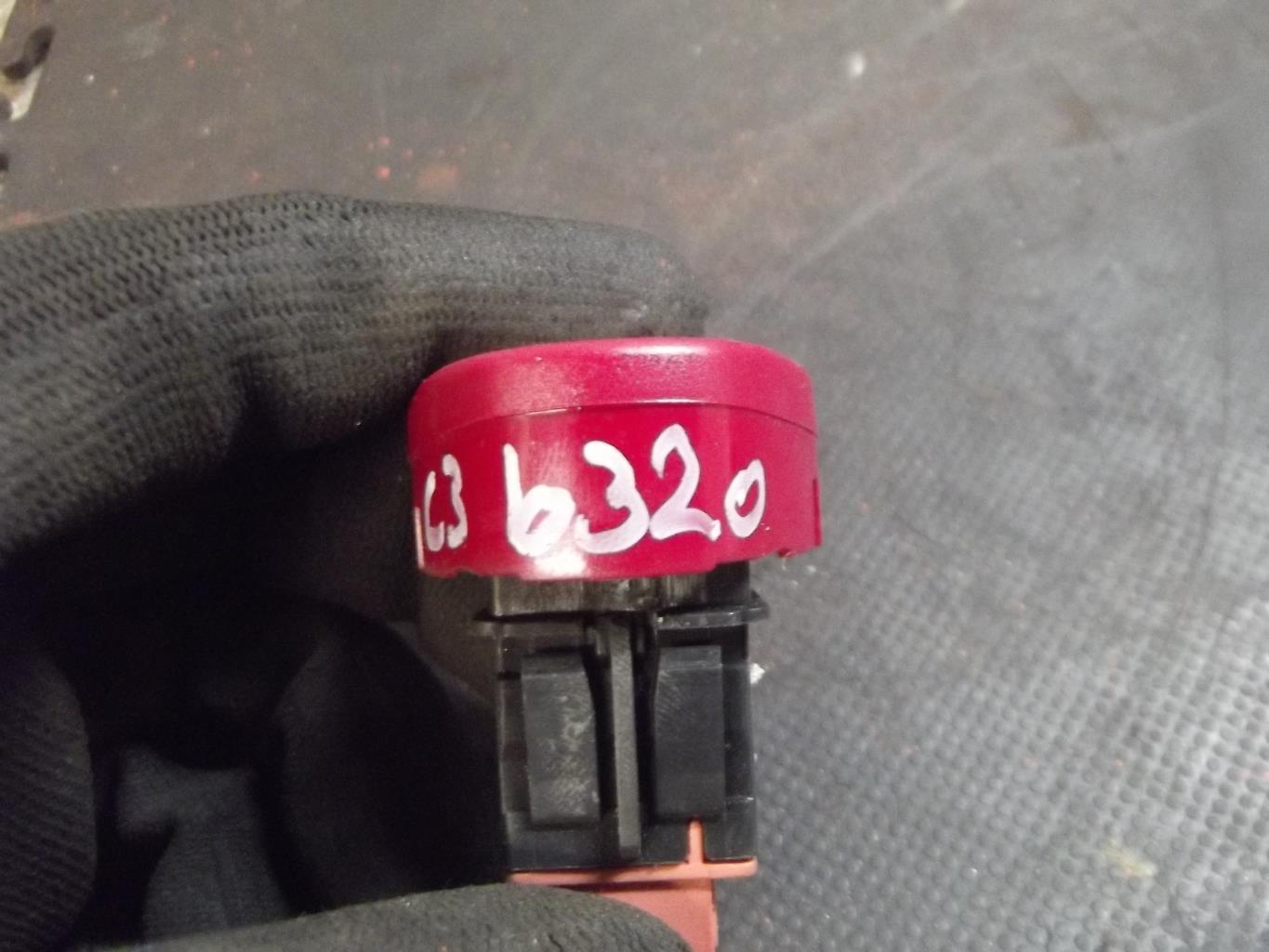 Bouton de warning CITROEN C3 1 PHASE 2 Diesel - 1