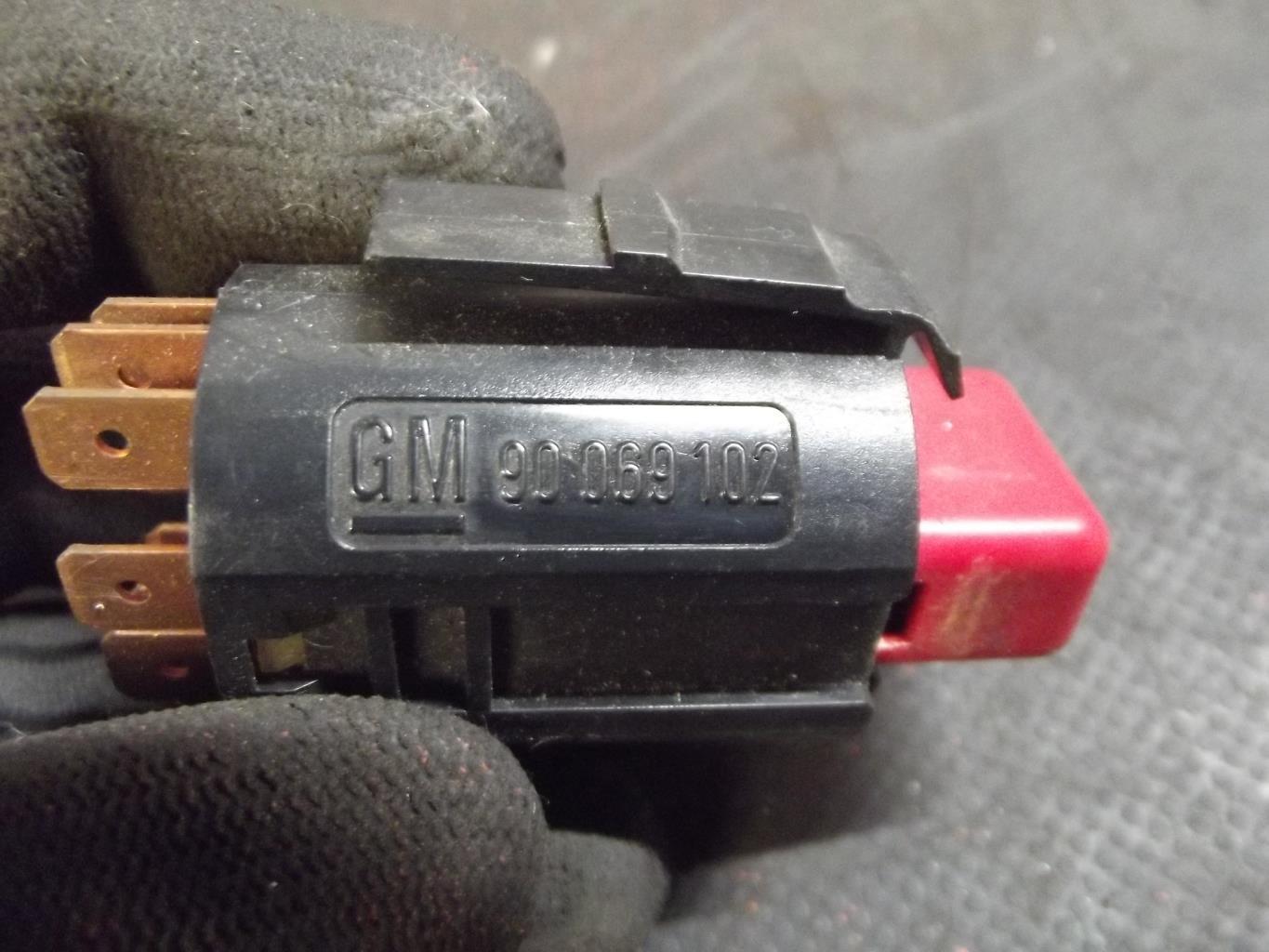 Bouton de warning OPEL CORSA A PHASE 1 Diesel - 1
