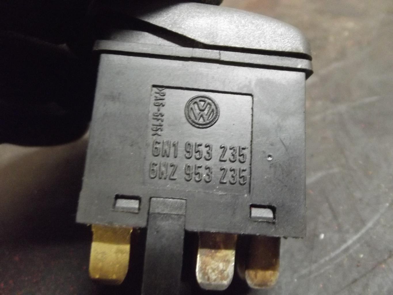 Bouton de warning VOLKSWAGEN POLO 3 PHASE 1 Diesel - 1