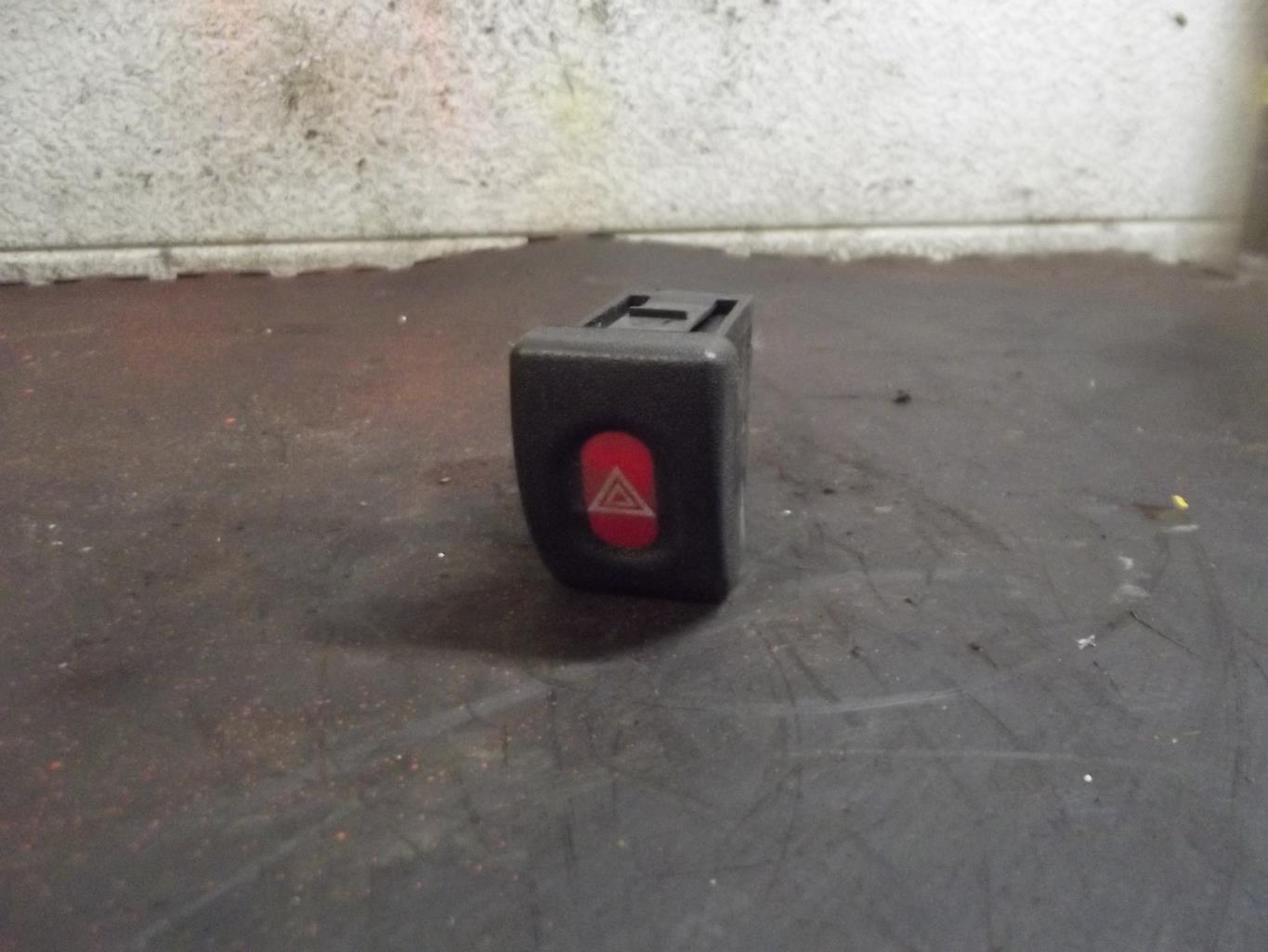 Bouton de warning OPEL CORSA B PHASE 2 Essence - 1