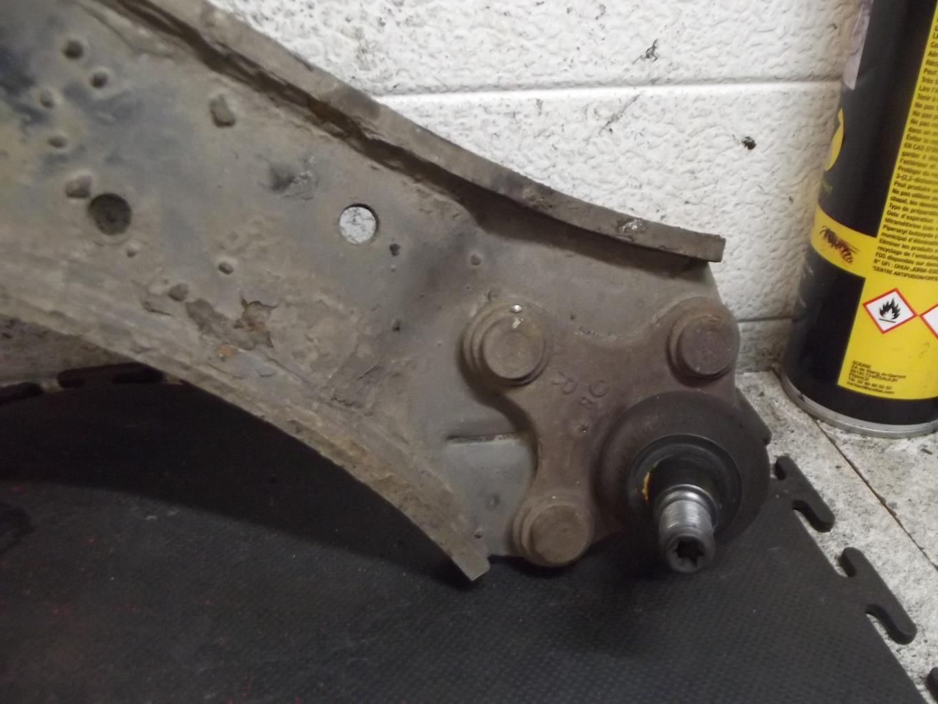 Triangle avant droit VOLKSWAGEN GOLF 5 Essence - 1