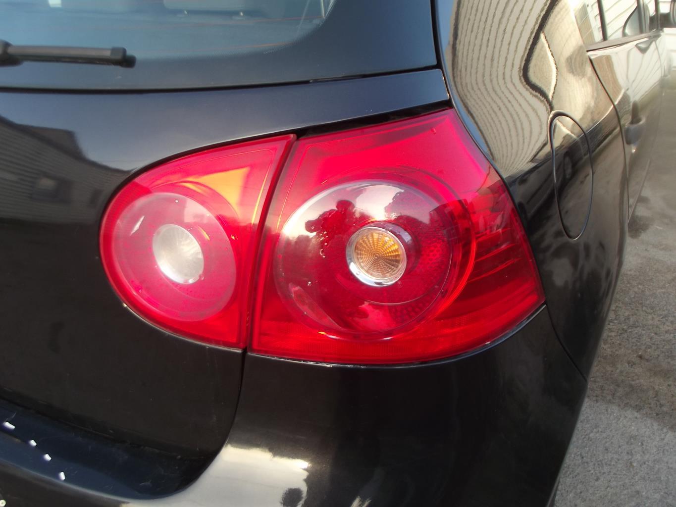 Feu arriere secondaire droit (feux) VOLKSWAGEN GOLF 5 Essence - 1
