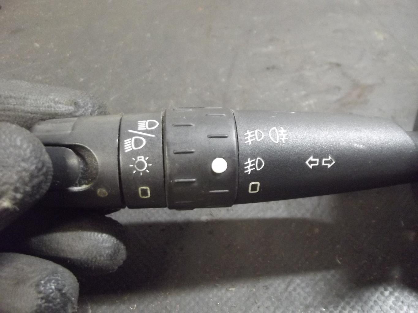 Commodo phare PEUGEOT 406 PHASE 1 BREAK Diesel - 1