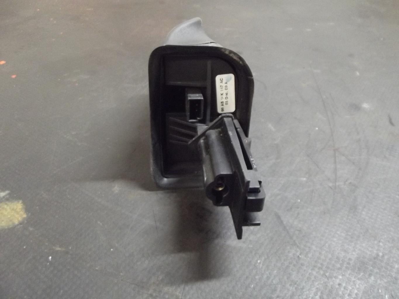 Commande autoradio FORD FIESTA 5 PHASE 1 Diesel - 1