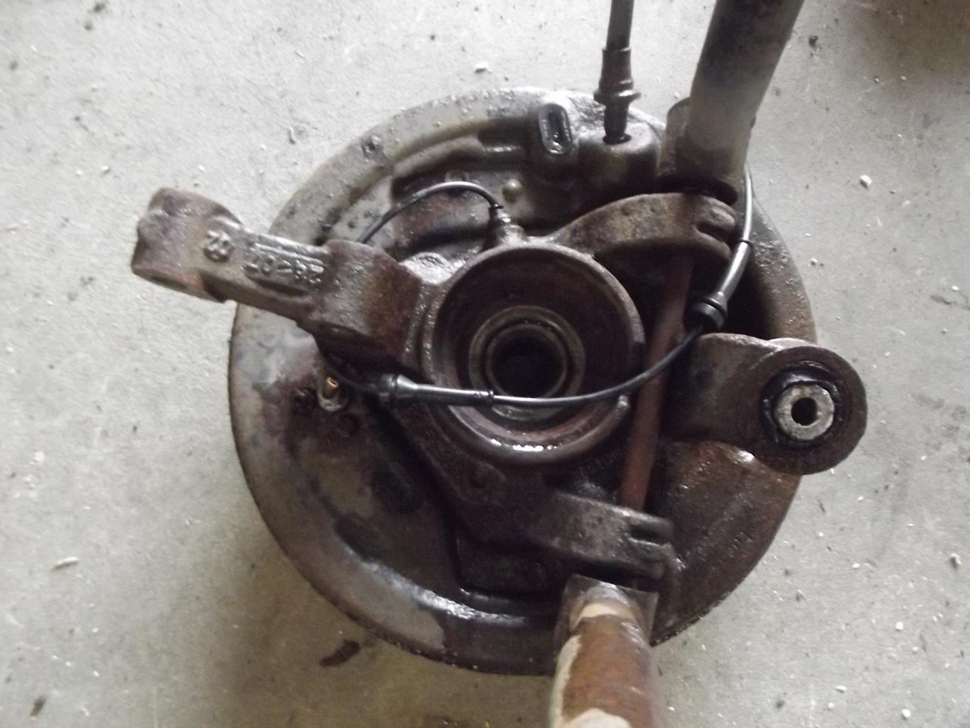 Fusee arriere gauche LAND ROVER FREELANDER 1 PHASE 5 Diesel - 1
