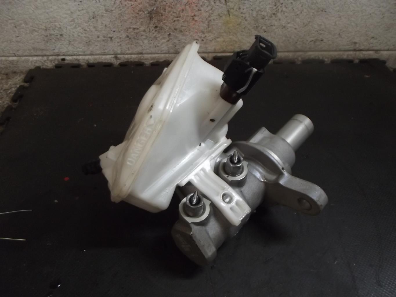 Maitre cylindre (freinage) CITROEN C4 2 PHASE 2 Diesel - 1