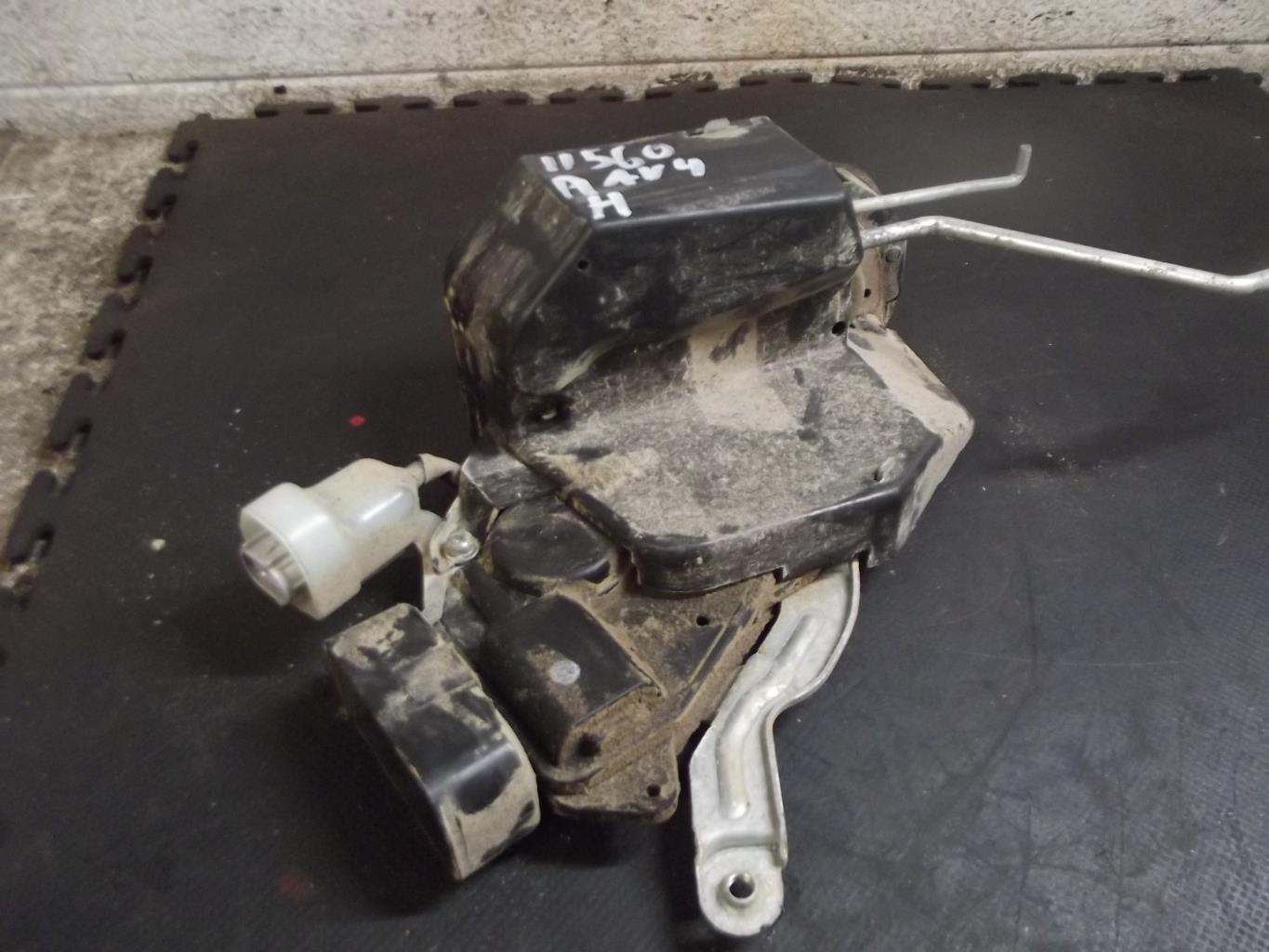 Serrure de coffre TOYOTA RAV4 2 PHASE 2 Essence - 1