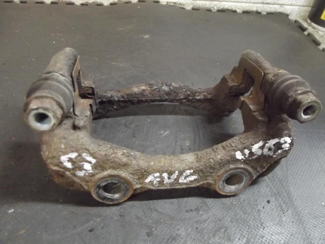 Support etrier frein (chape) avant gauche CITROEN C3 1 PHASE 1 Essence - 1
