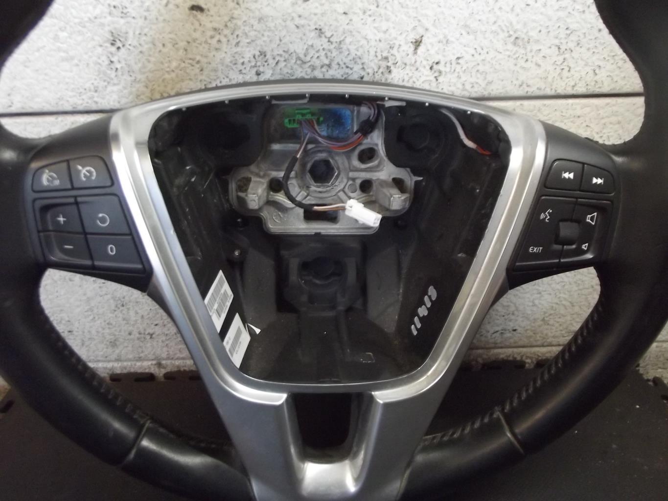 Volant VOLVO V 40 2 PHASE 1 BREAK Diesel - 1