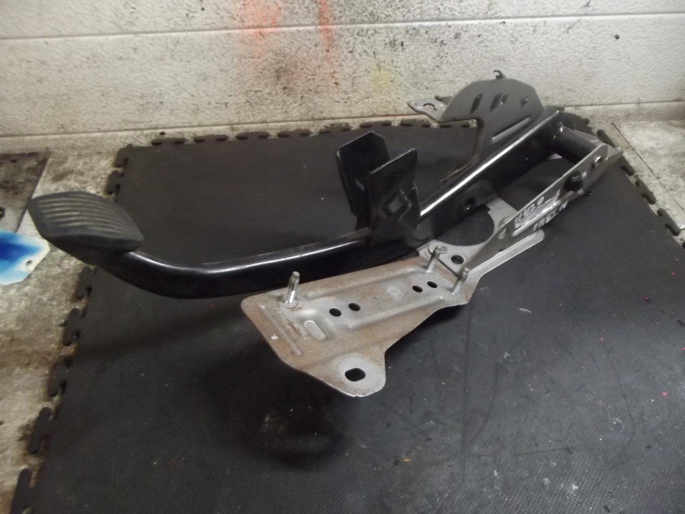 Pedale de frein FORD FOCUS 2 PHASE 2 Diesel - 1