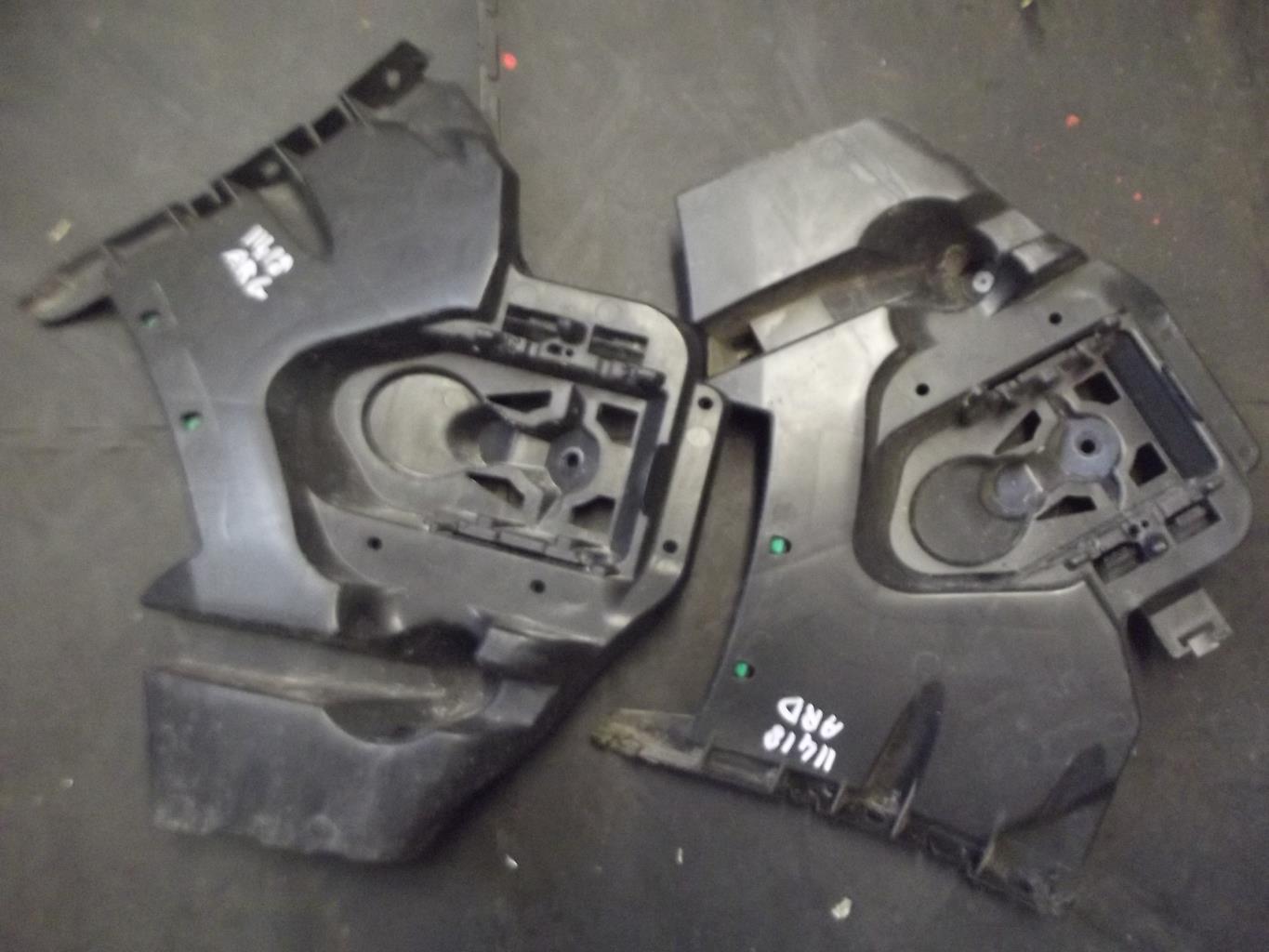 Support de pare chocs arriere VOLVO V 40 2 PHASE 1 BREAK Diesel - 1