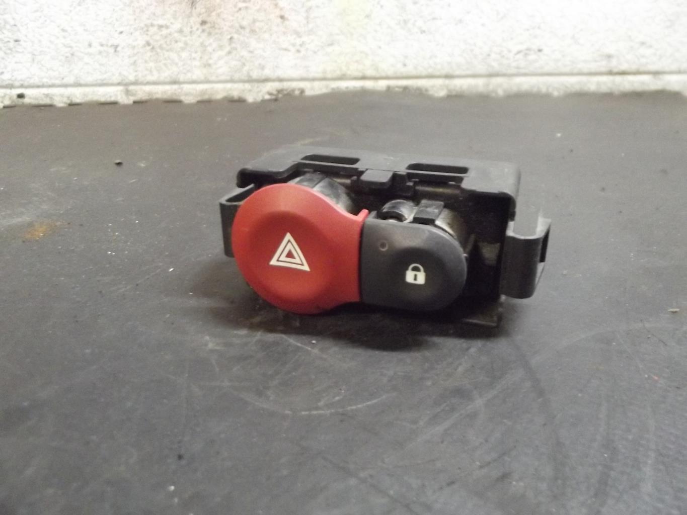Bouton de warning RENAULT MODUS PHASE 1 Diesel - 1