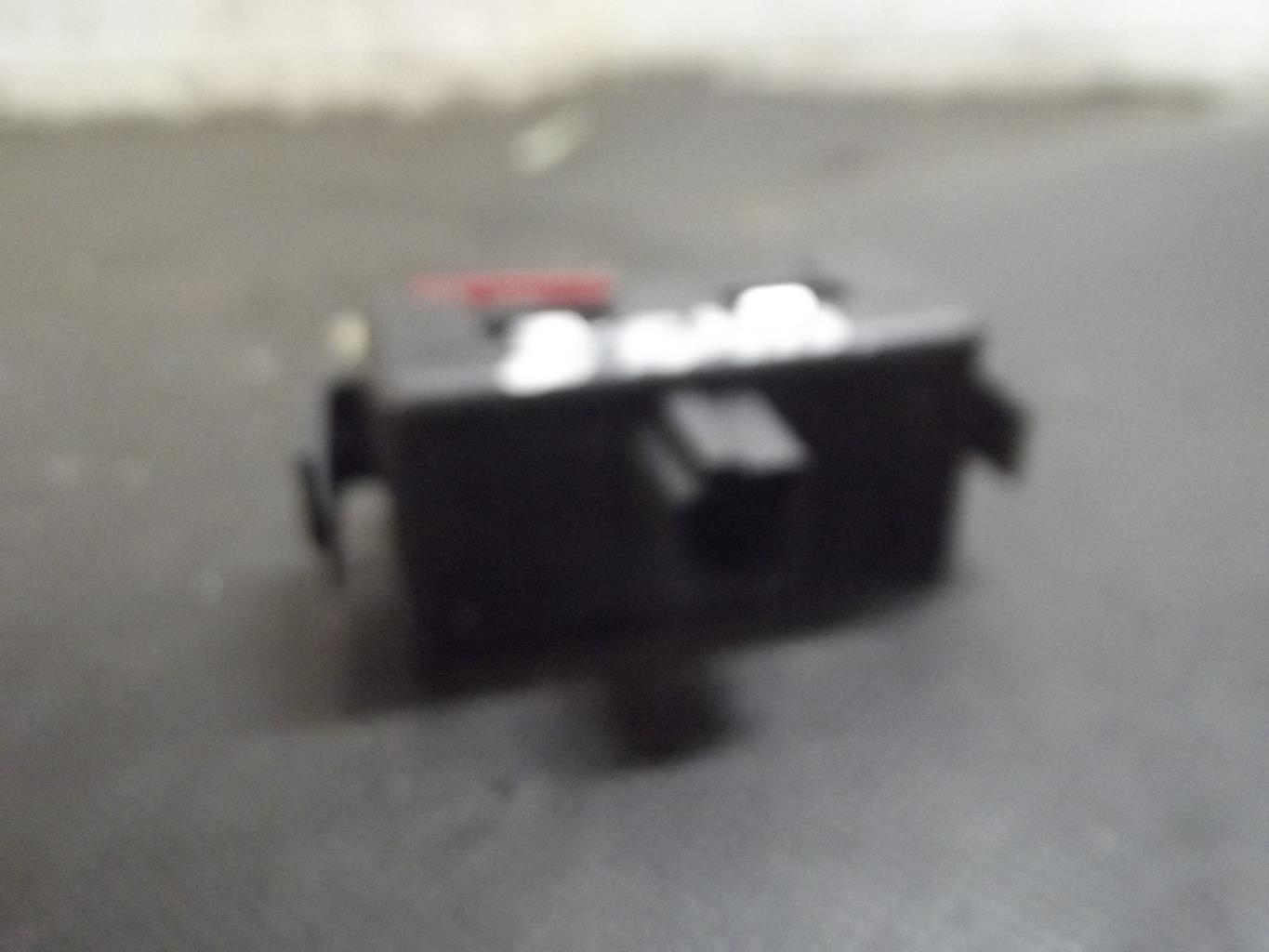 Bouton de warning RENAULT MEGANE 3 PHASE 1 Diesel - 1