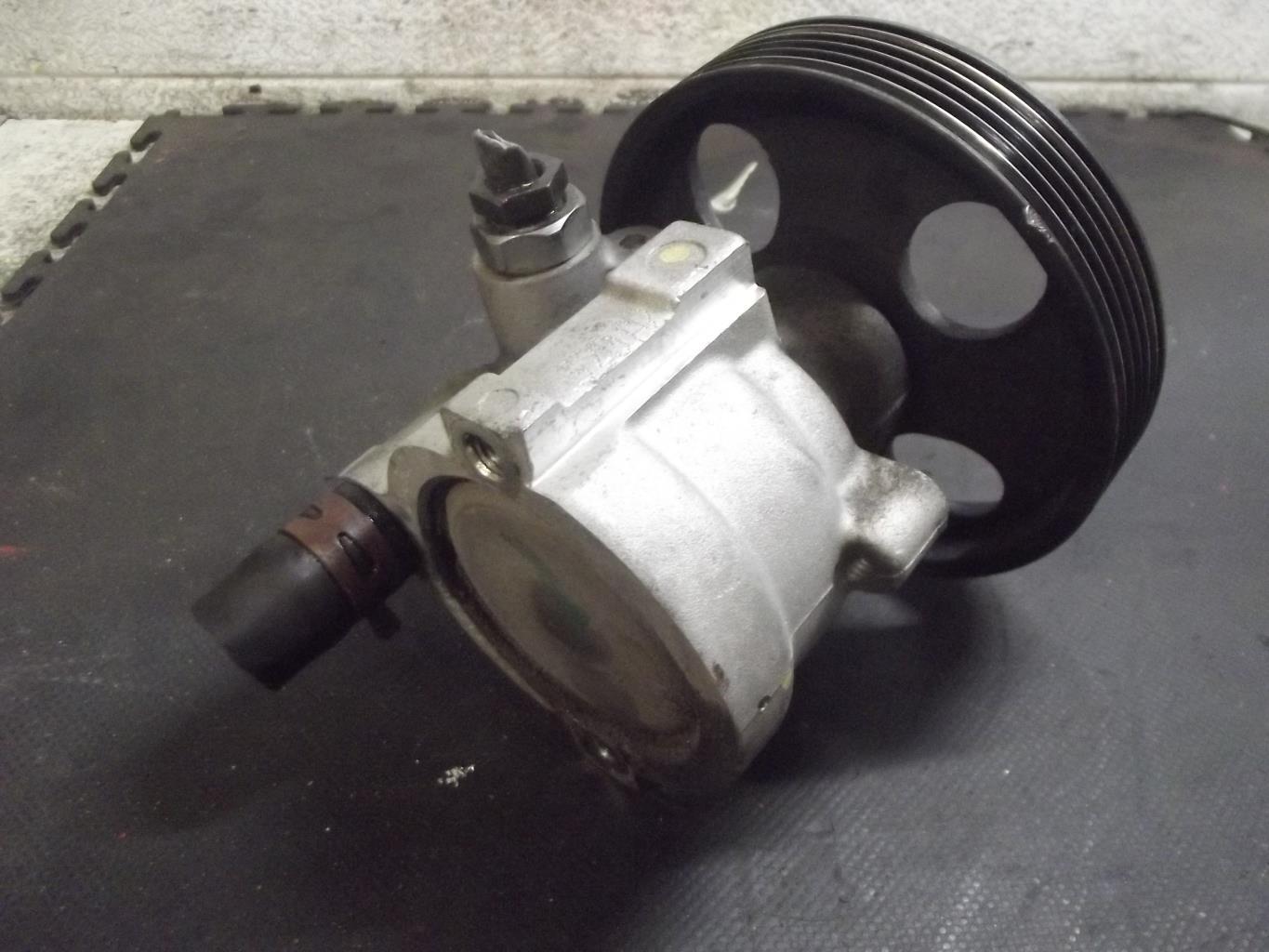 Pompe de direction RENAULT LAGUNA 2 PHASE 1 Essence - 1