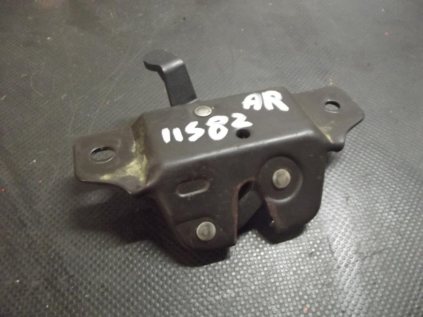 Serrure de coffre PEUGEOT 106 PHASE 2 Essence - 1