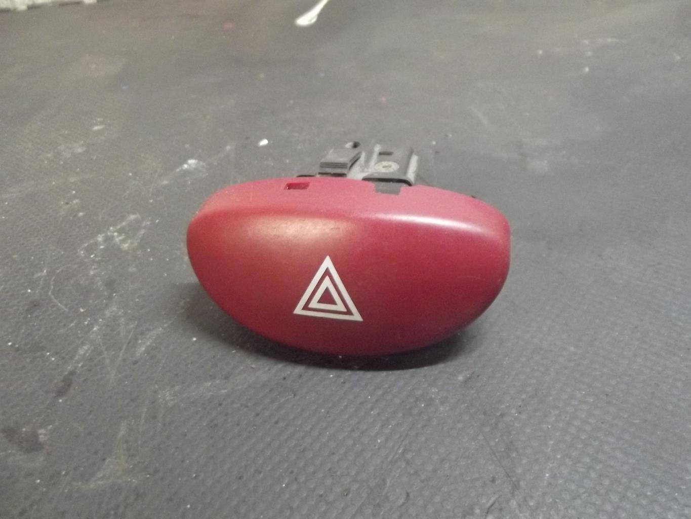 Bouton de warning PEUGEOT 206 PHASE 1 Diesel - 1