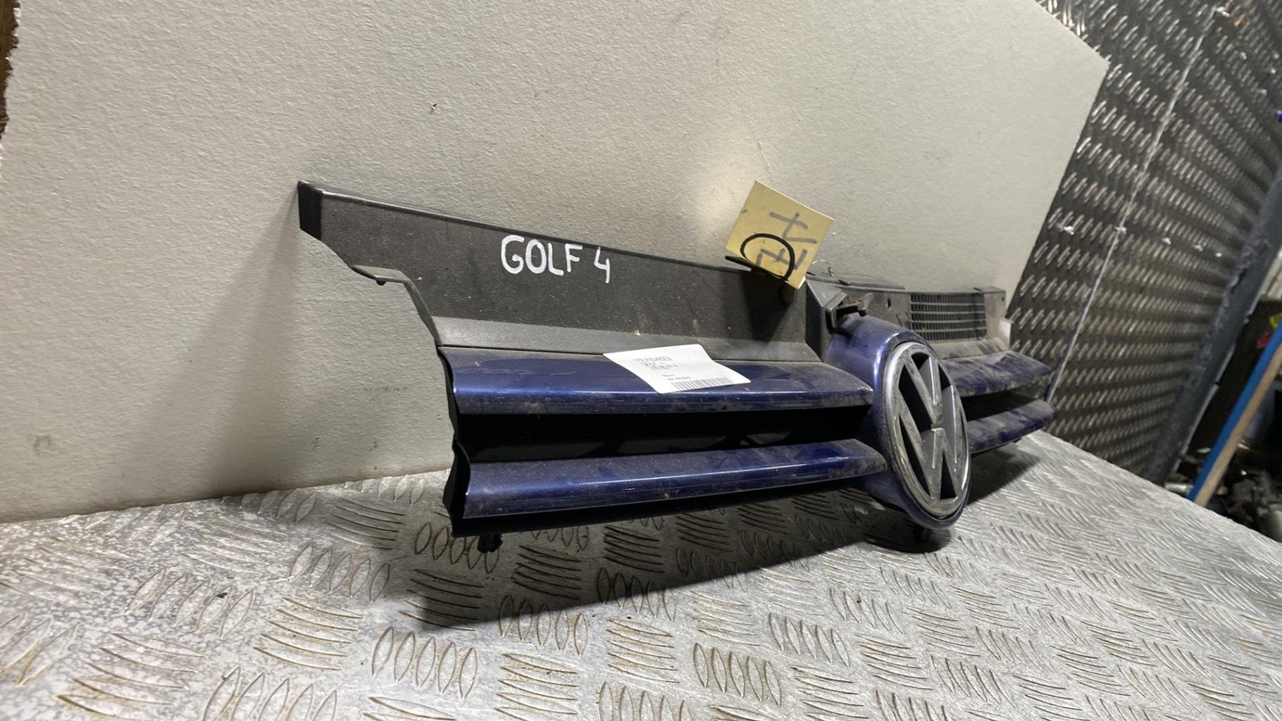 Calandre VOLKSWAGEN GOLF 4  - 1