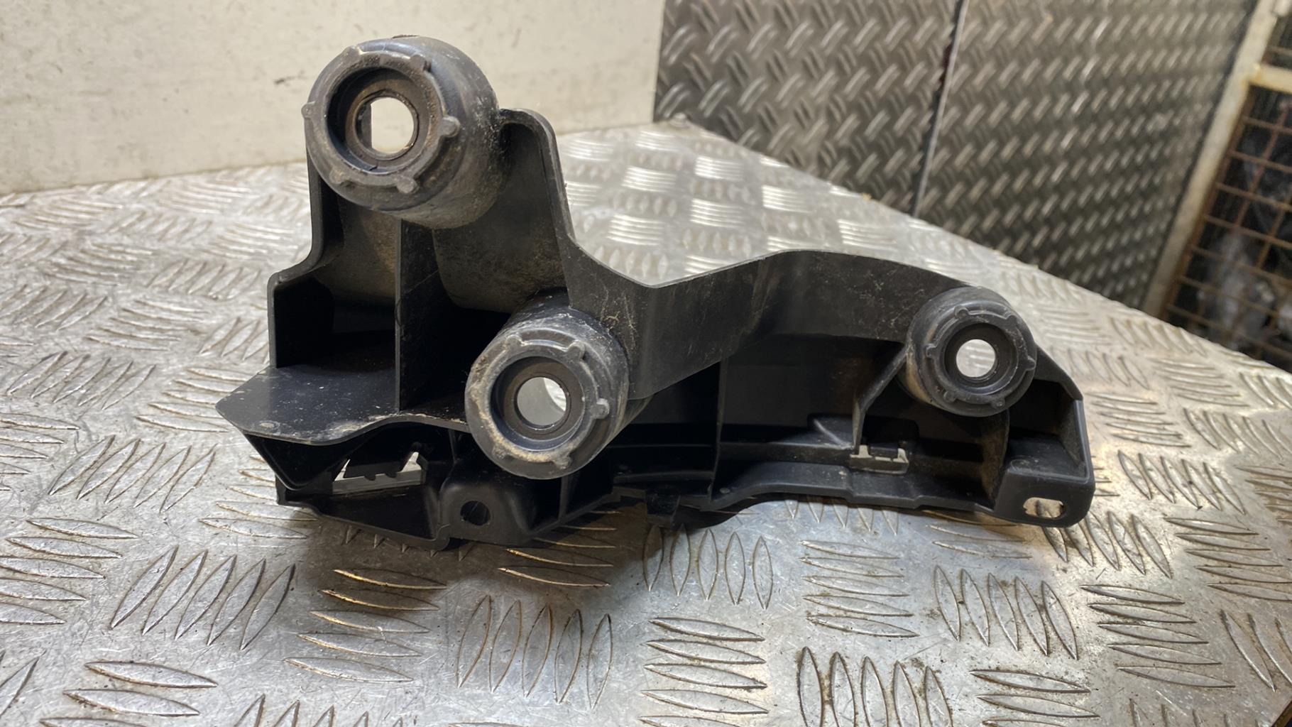 Support de pare chocs arriere PEUGEOT 308 2 PHASE 2 Diesel - 1