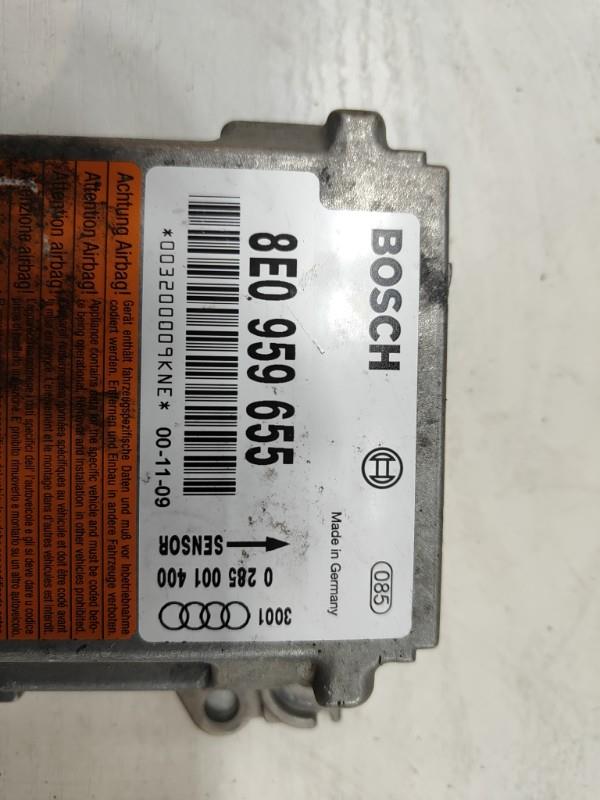 Calculateur AUDI A4 2 PHASE 1 Essence - 1