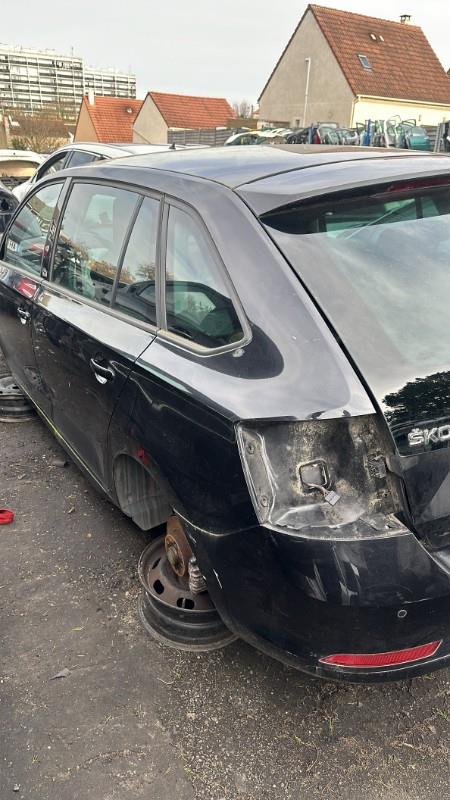 Pare choc arriere SKODA RAPID SPACEBACK PHASE 1 Diesel - 1