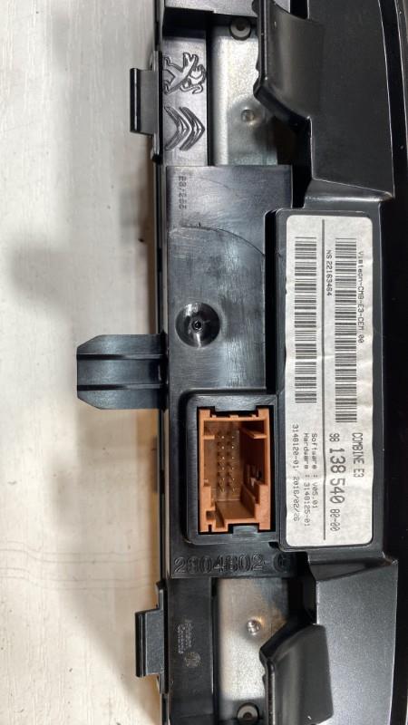 Compteur CITROEN C4 CACTUS Essence - 1