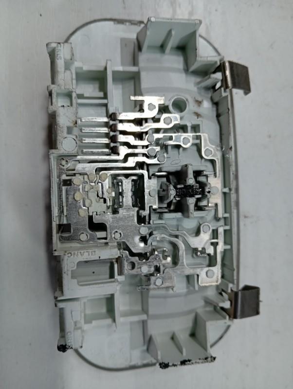 Eclairage de plafonnier PEUGEOT 308 1 PHASE 1 Diesel - 1
