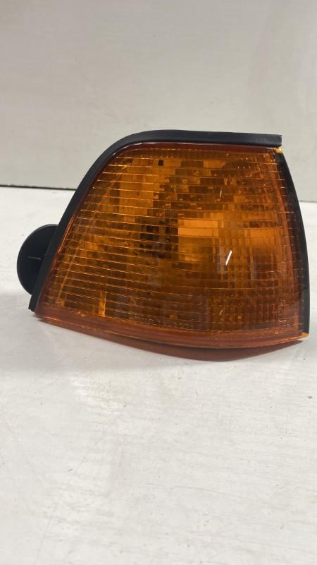 Optique avant secondaire droit (feux)(clignotant) BMW SERIE 3 E36  - 1