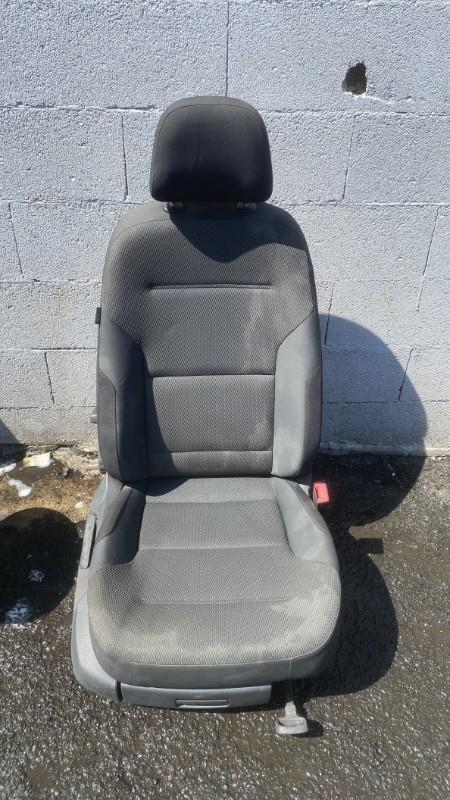 Siege avant droit RENAULT CLIO 4 PHASE 1 Essence - 1