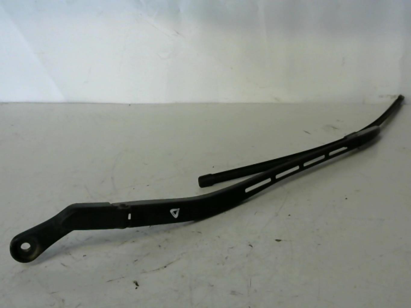 Braccio tergicristallo anteriore destro AUDI A4 1 Diésel - 1