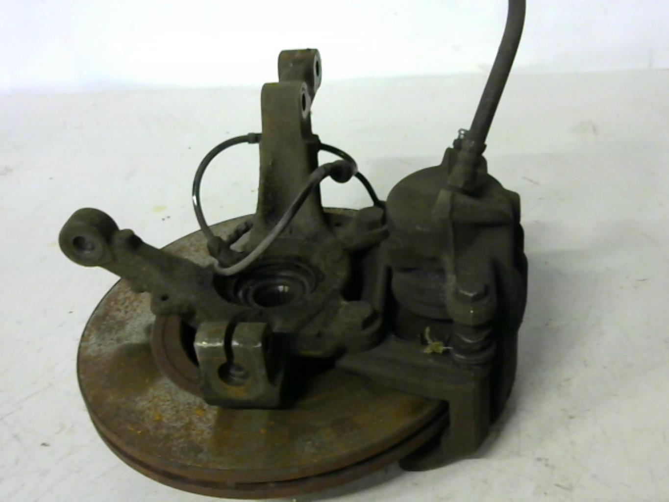 Moyeu avant gauche RENAULT CLIO 3 PHASE 1 BREAK Diesel - 1