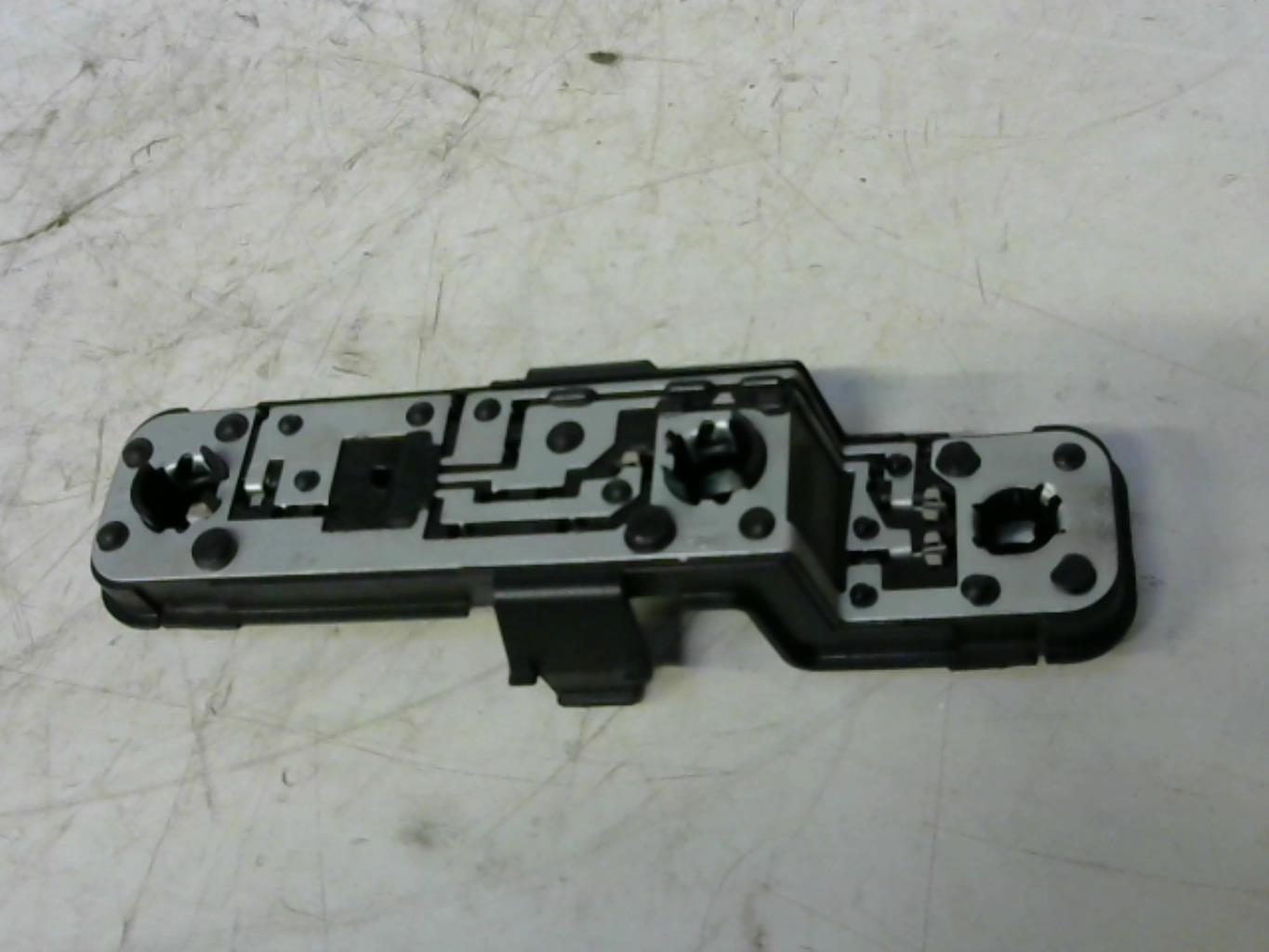 Base portalampade fanale posteriore sinistro NISSAN ALMERA 2 PHASE 2 Diésel - 1