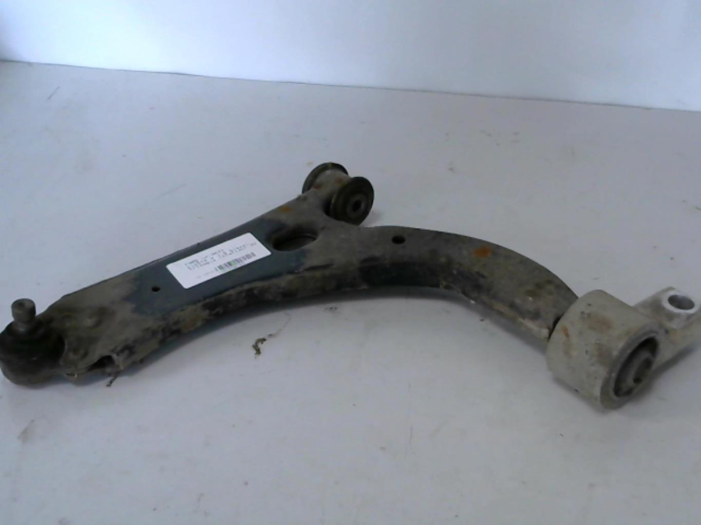 Triangolo inferiore anteriore sinistro FORD FIESTA 5 PHASE 2 Diésel - 1