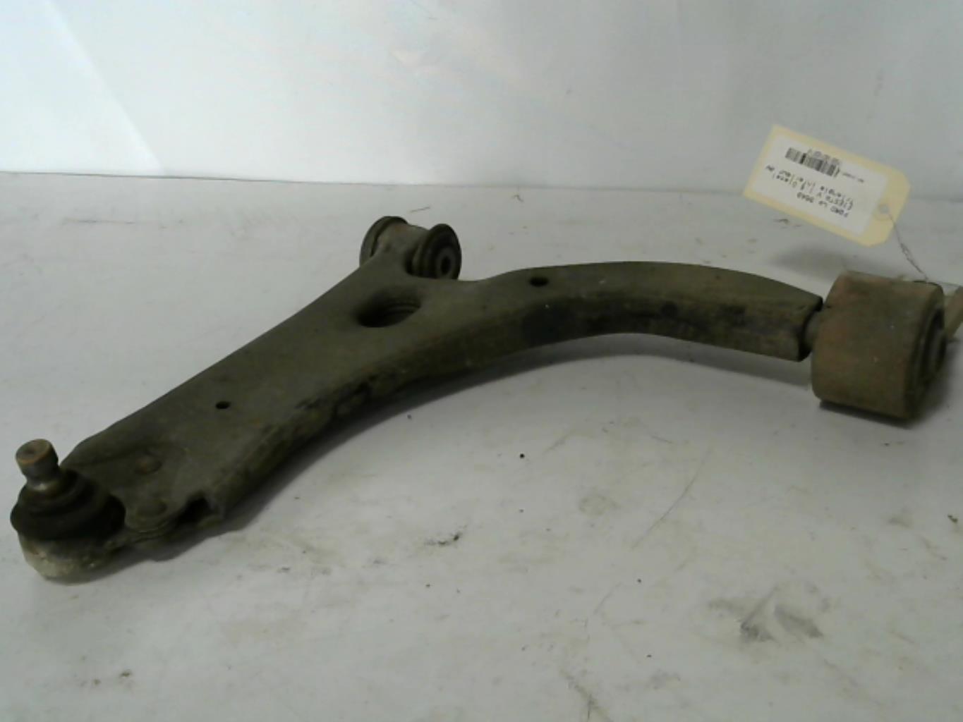 Triangolo inferiore anteriore sinistro FORD FIESTA 5 PHASE 2 Diésel - 1