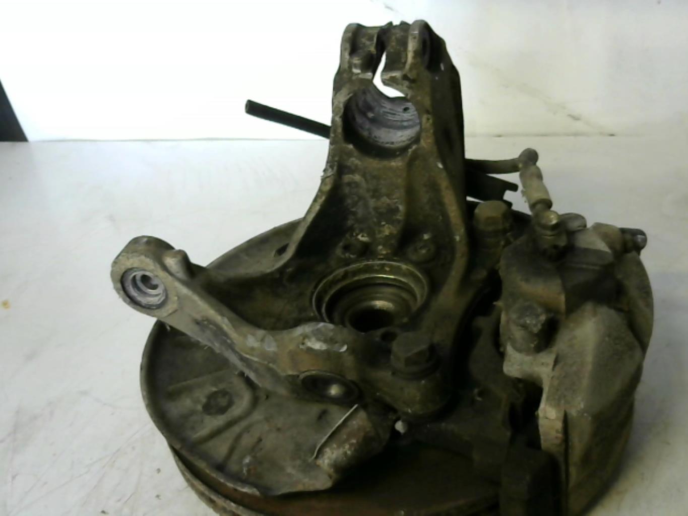 Mozzo anteriore sinistro VOLKSWAGEN PASSAT 5  - 1
